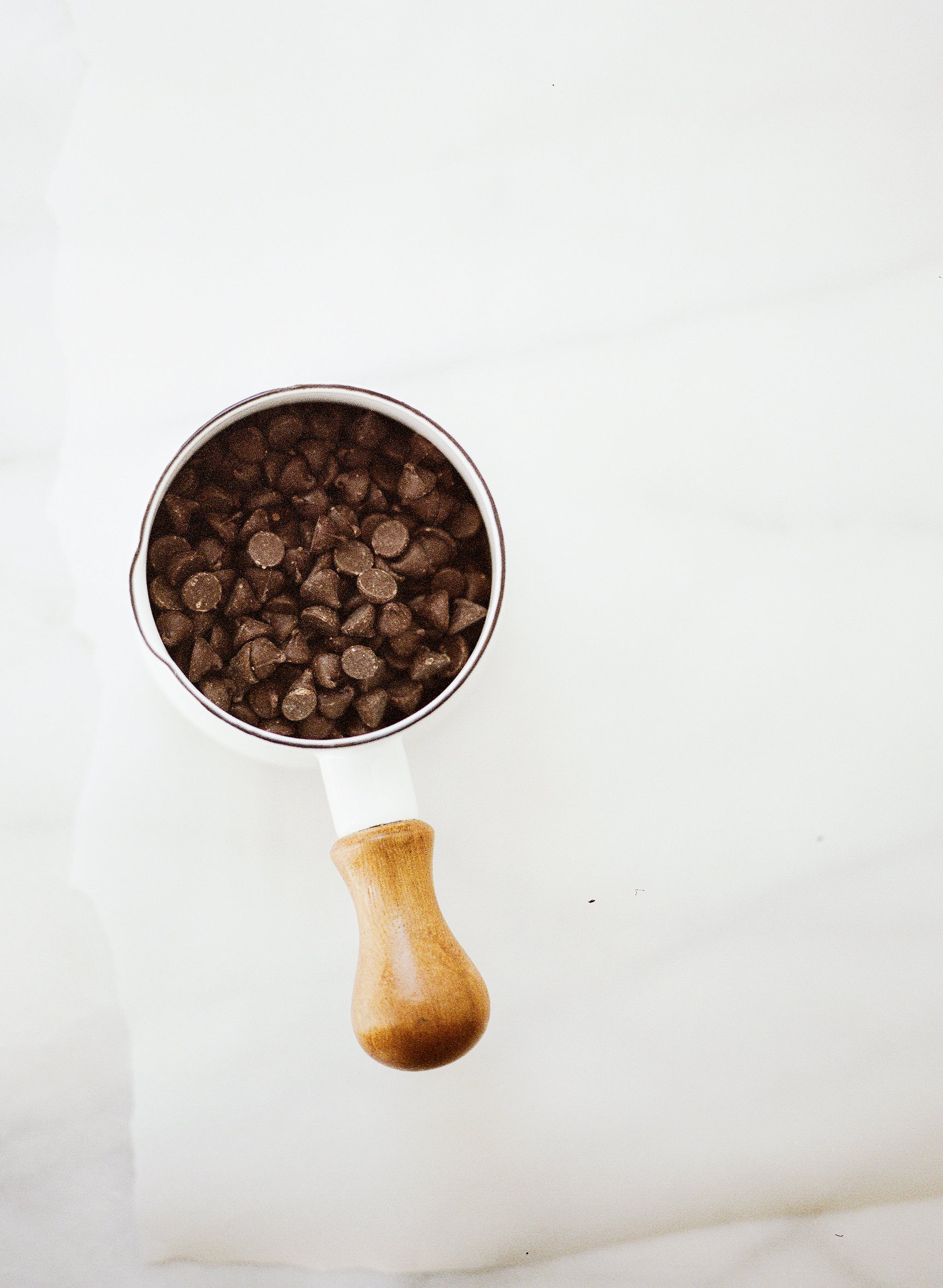Pourquoi les pépites de chocolat tombent au fond du gâteau ?